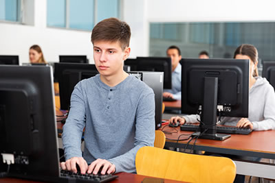 Российские сборные примут участие в 5-й Европейской юниорской олимпиаде школьников по информатике<br />
          