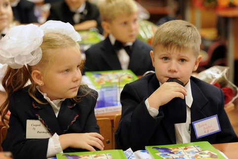 В России стартовала "вторая волна" приема детей в школу